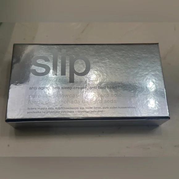 Slip Metallic Silver Pillowcase - Picture 3 of 7